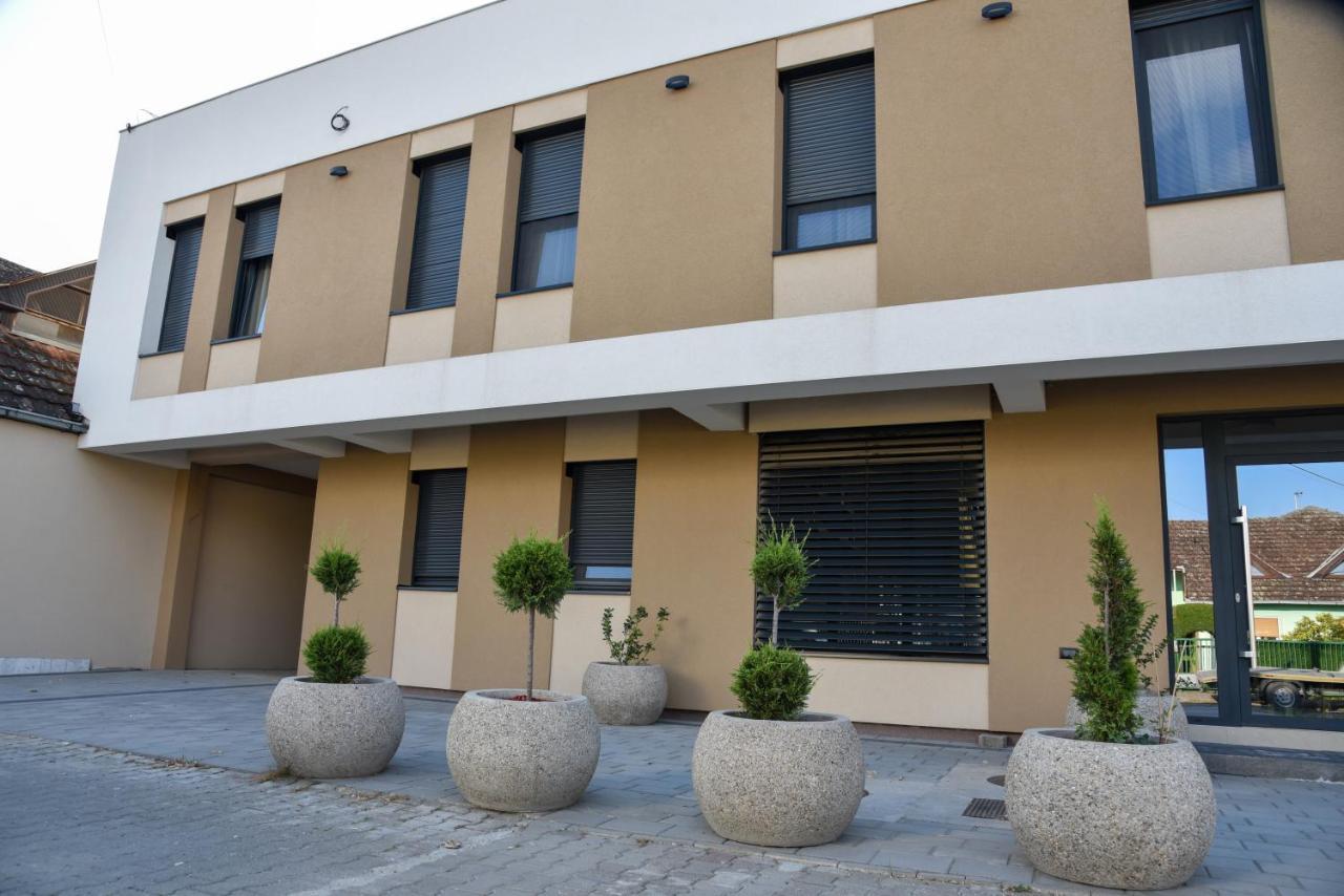 Merak Rooms & Caffe Bar Šabac Eksteriør bilde